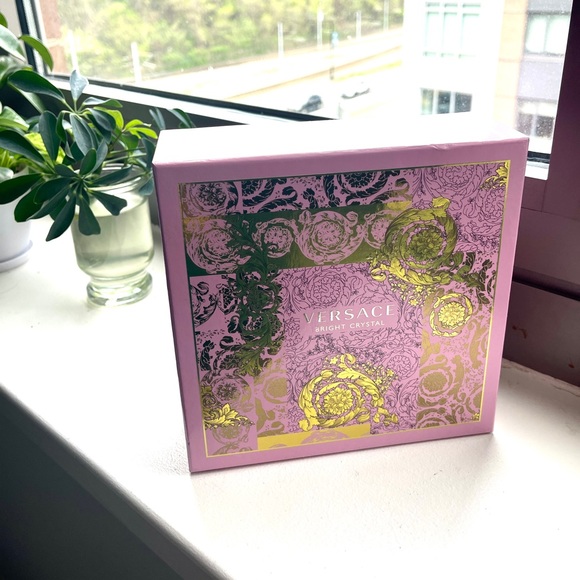 Versace Bright Crystal Box - Picture 2 of 6